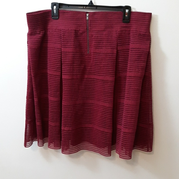 Torrid Berry Pleated Skater Mini Skirt - Picture 5 of 7